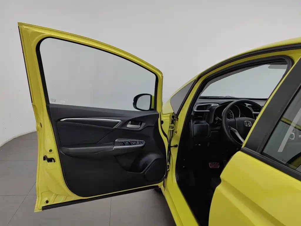 Honda Fit — миниатюра 8