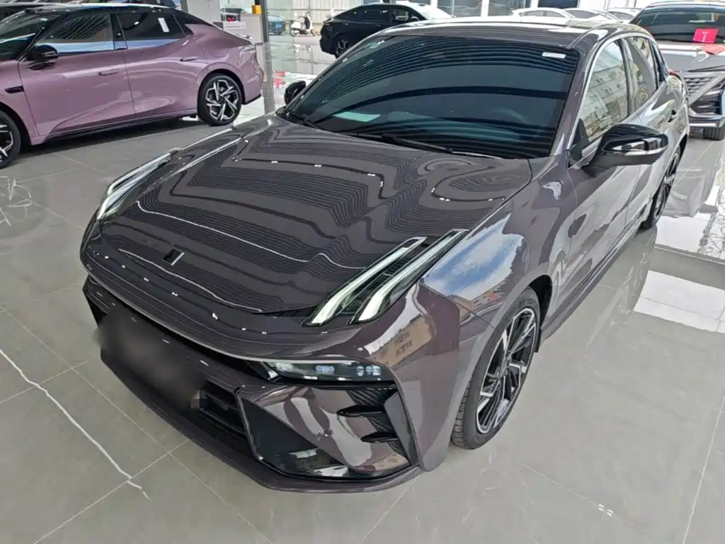 Lynk & Co 03