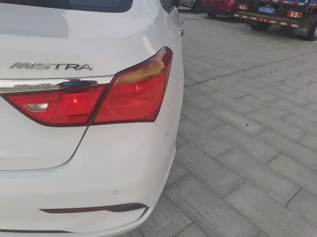 Hyundai Mistra — миниатюра 8