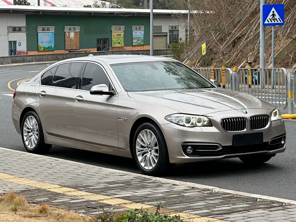 BMW 5 SERIES
