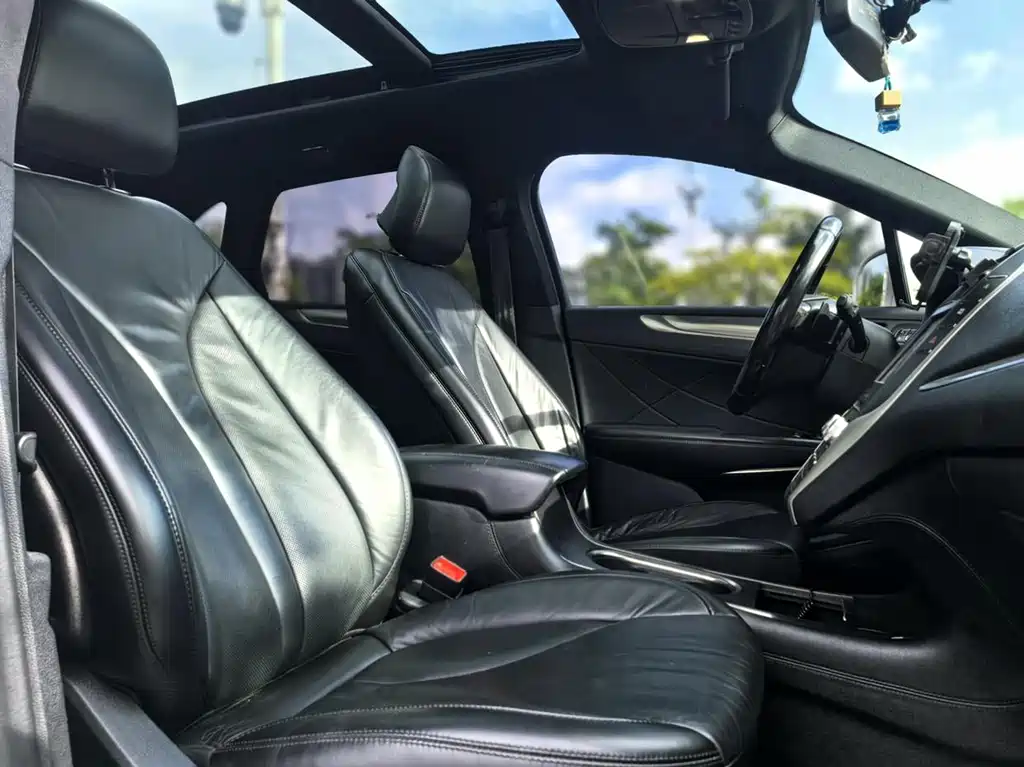 Lincoln MKC — миниатюра 21