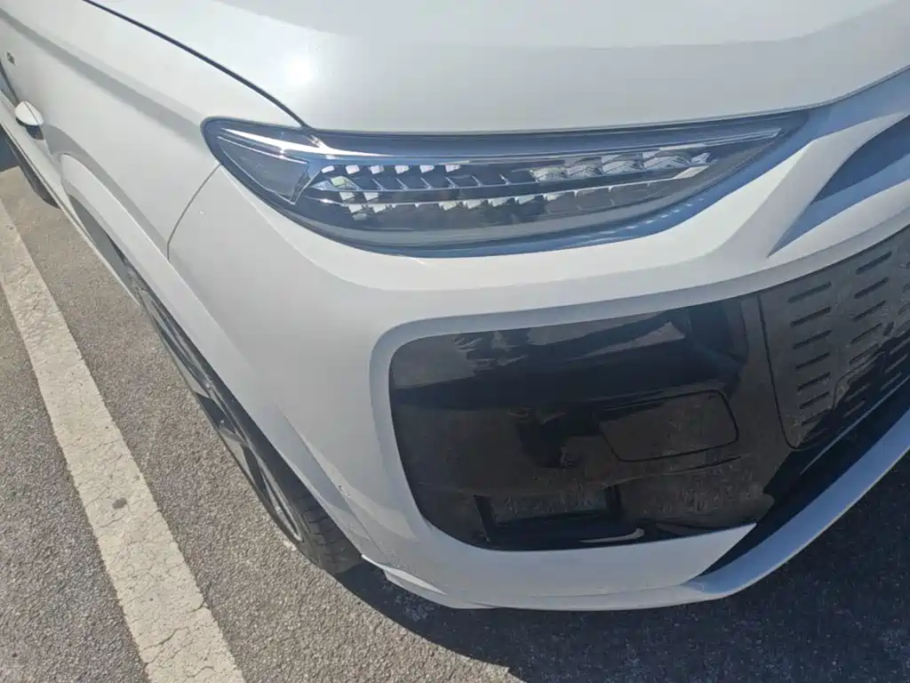 Audi Q6L e-tron — миниатюра 11