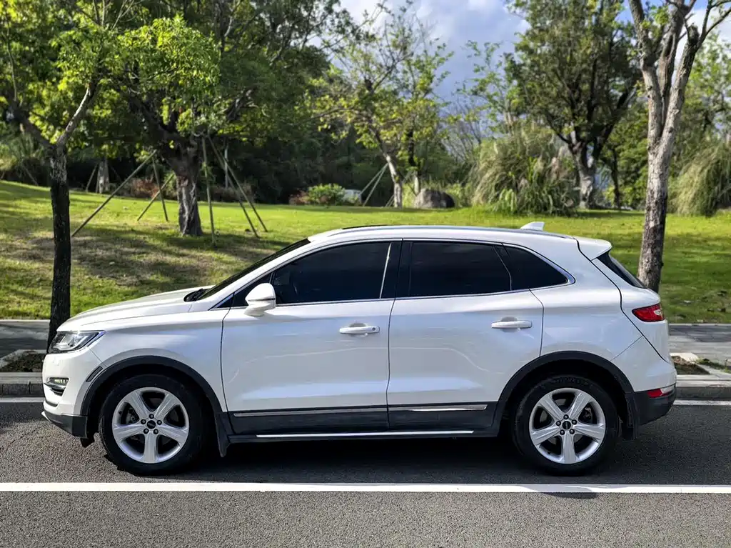 Lincoln MKC — миниатюра 7