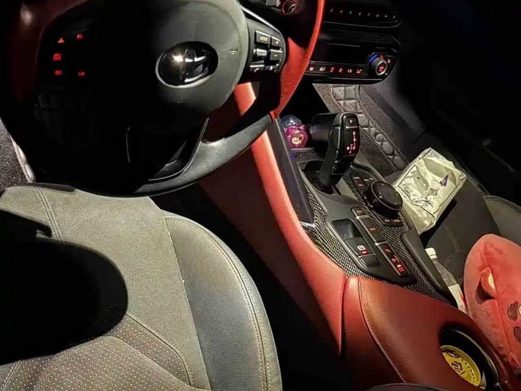 Toyota Supra — миниатюра 3