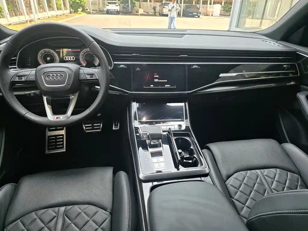 Audi Q8 2021 55 TFSI Premium