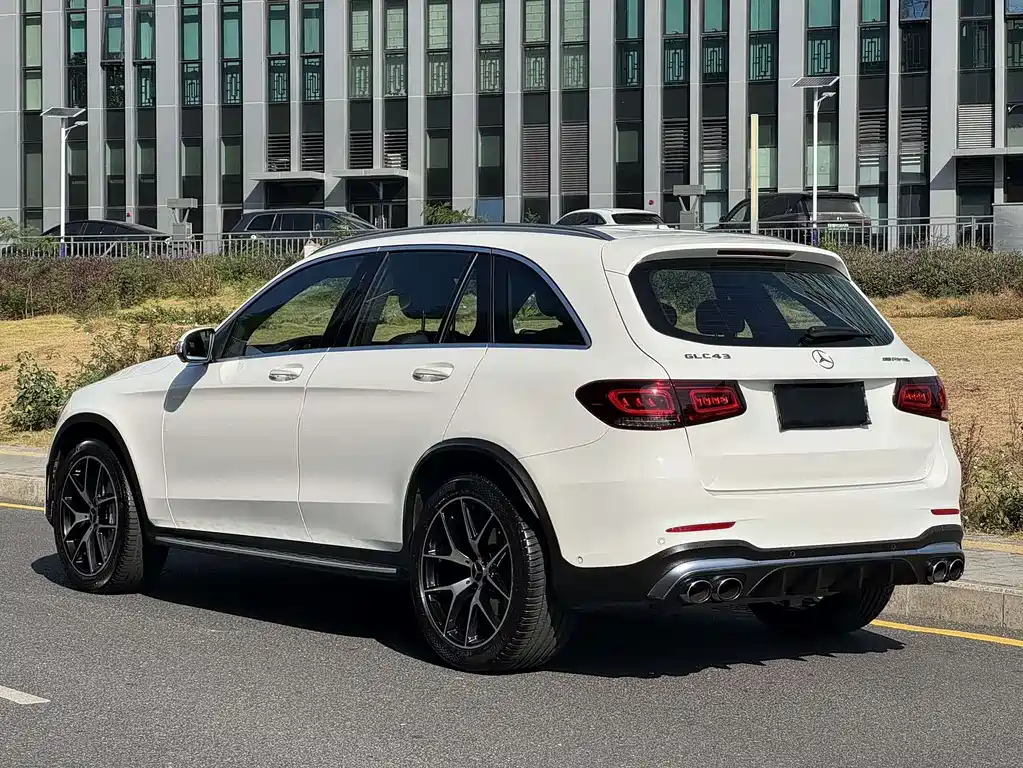 MERCEDES-BENZ GLC AMG