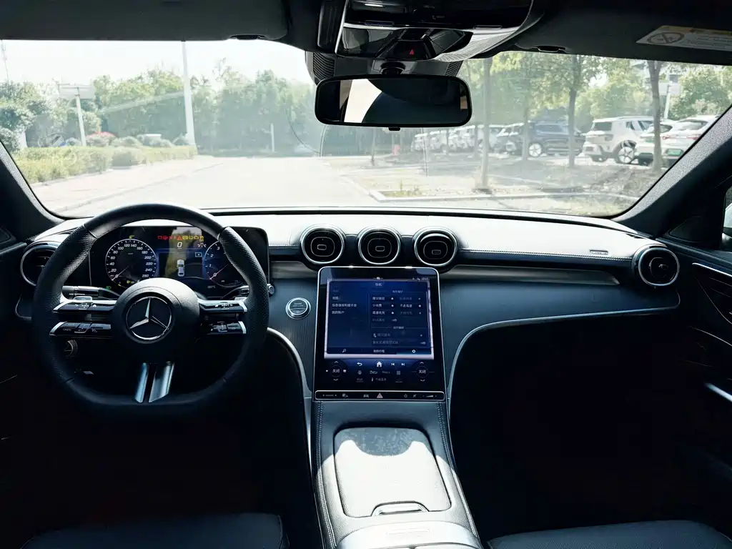 Mercedes-Benz C-Class — миниатюра 11