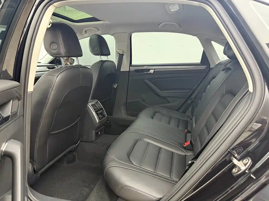 Volkswagen Passat — миниатюра 11