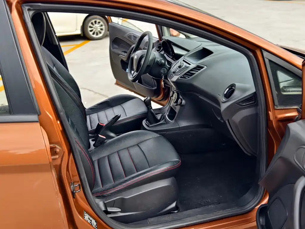 Ford Fiesta Hatchback 1.5L Manual Elegant Type, фото 17