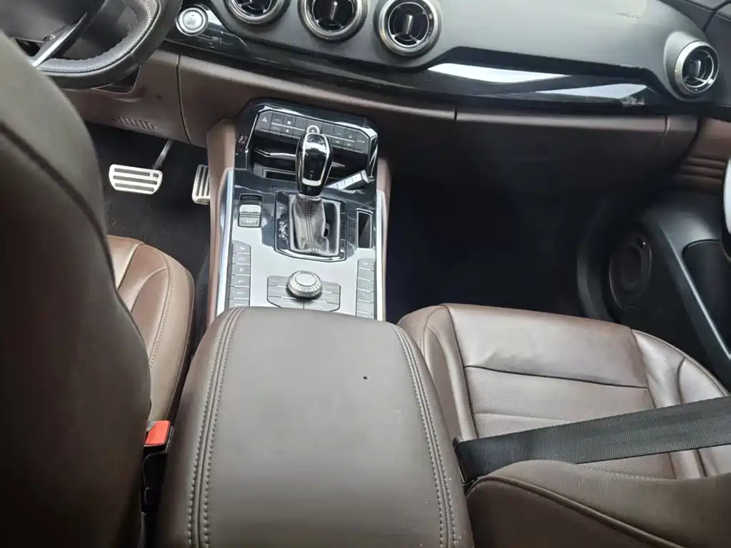 WEI PAI WEI BRAND VV7