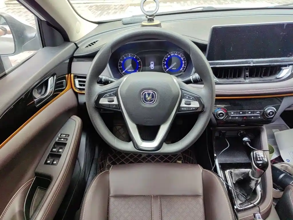 Changan Eado DT — миниатюра 3