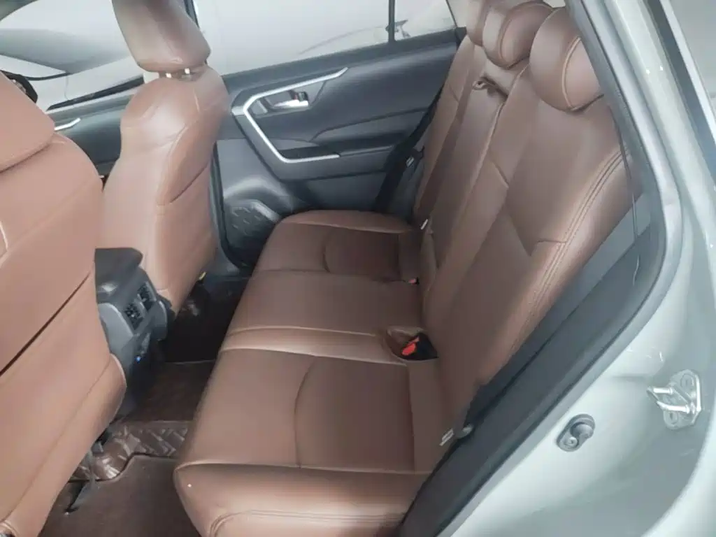 Toyota RAV4 — миниатюра 15
