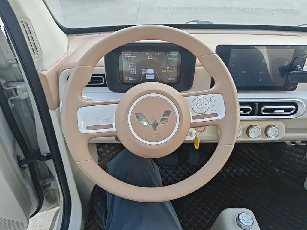 Wuling MINIEV — миниатюра 11