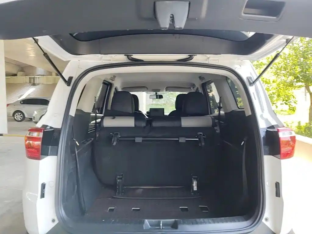 Wuling Hongguang S3 — миниатюра 19