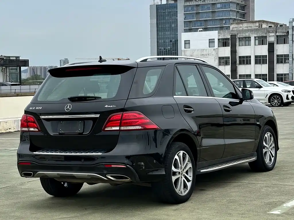 Mercedes-Benz GLE (Import) — миниатюра 7
