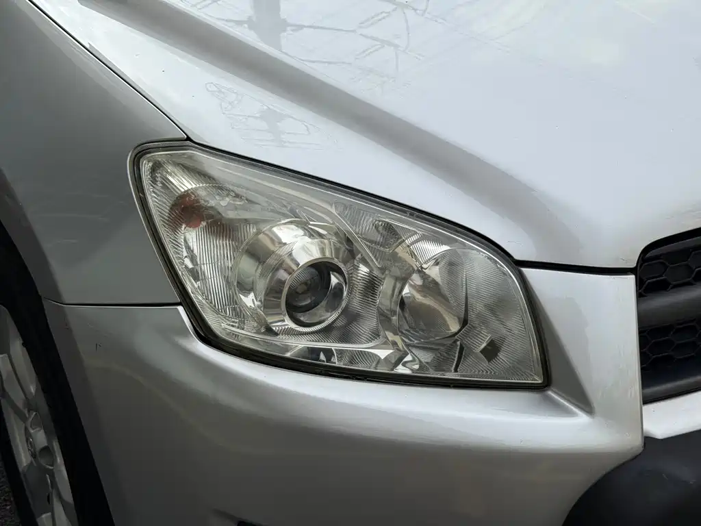 Toyota RAV4 — миниатюра 14