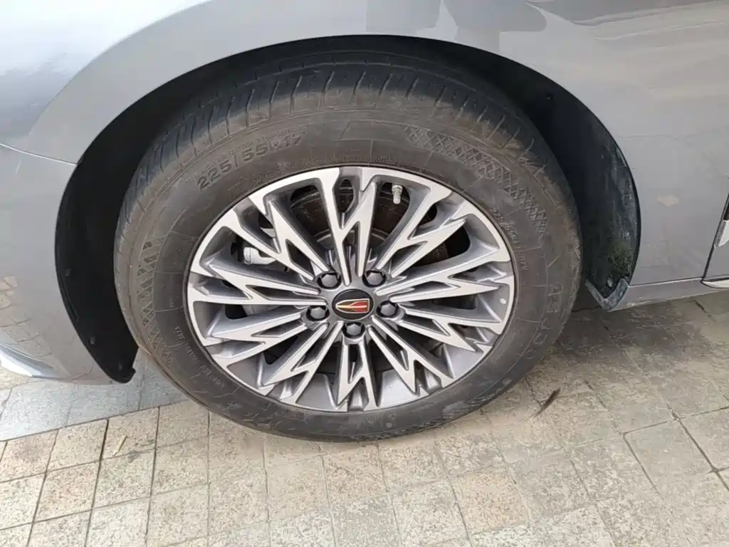Hongqi Hongqi H5 — миниатюра 23