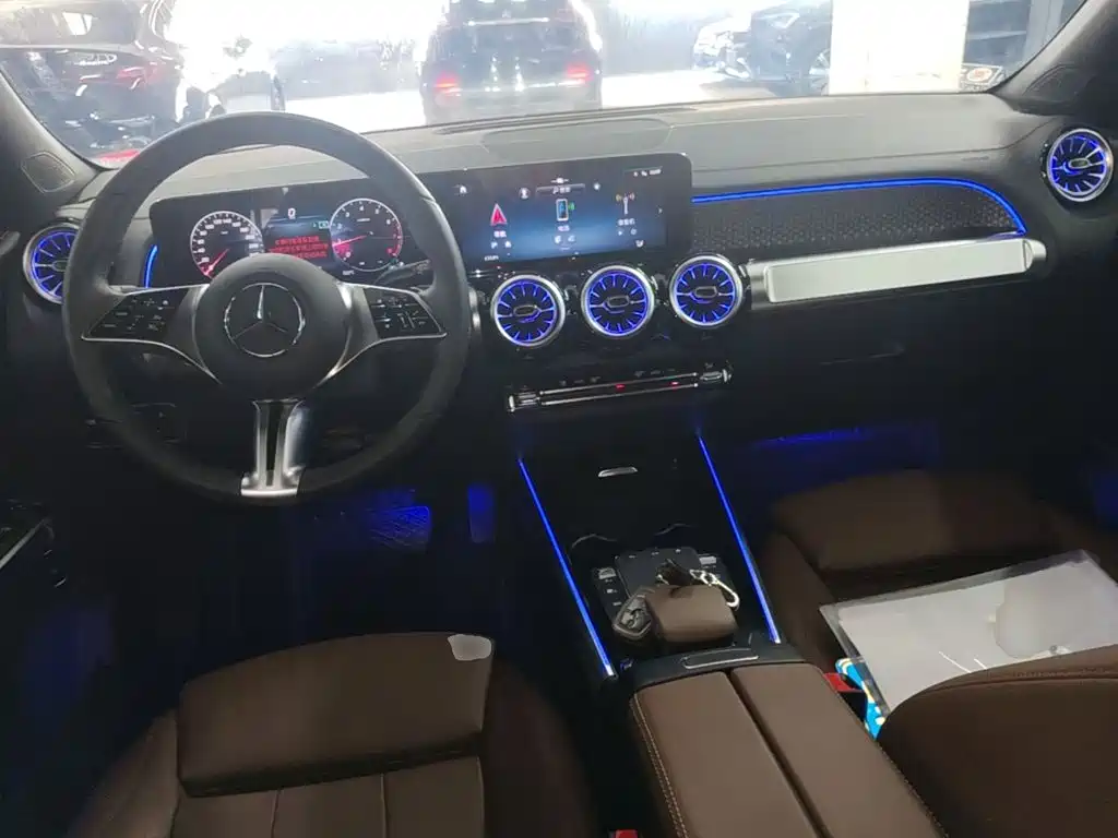 Mercedes-Benz GLB — миниатюра 10