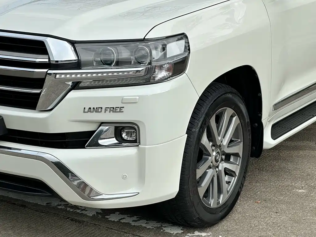 Toyota Land Cruiser 2018 4.6L AT