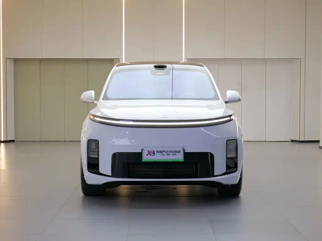 Li Auto Li L8 — миниатюра 2