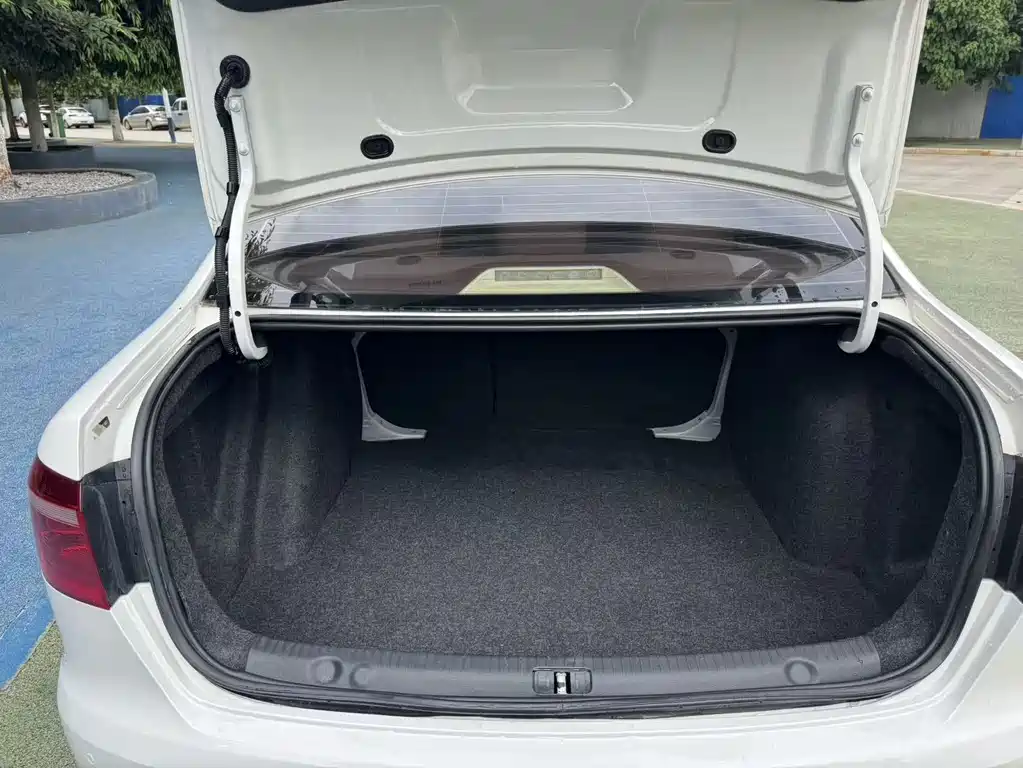 Volkswagen Lavida — миниатюра 18