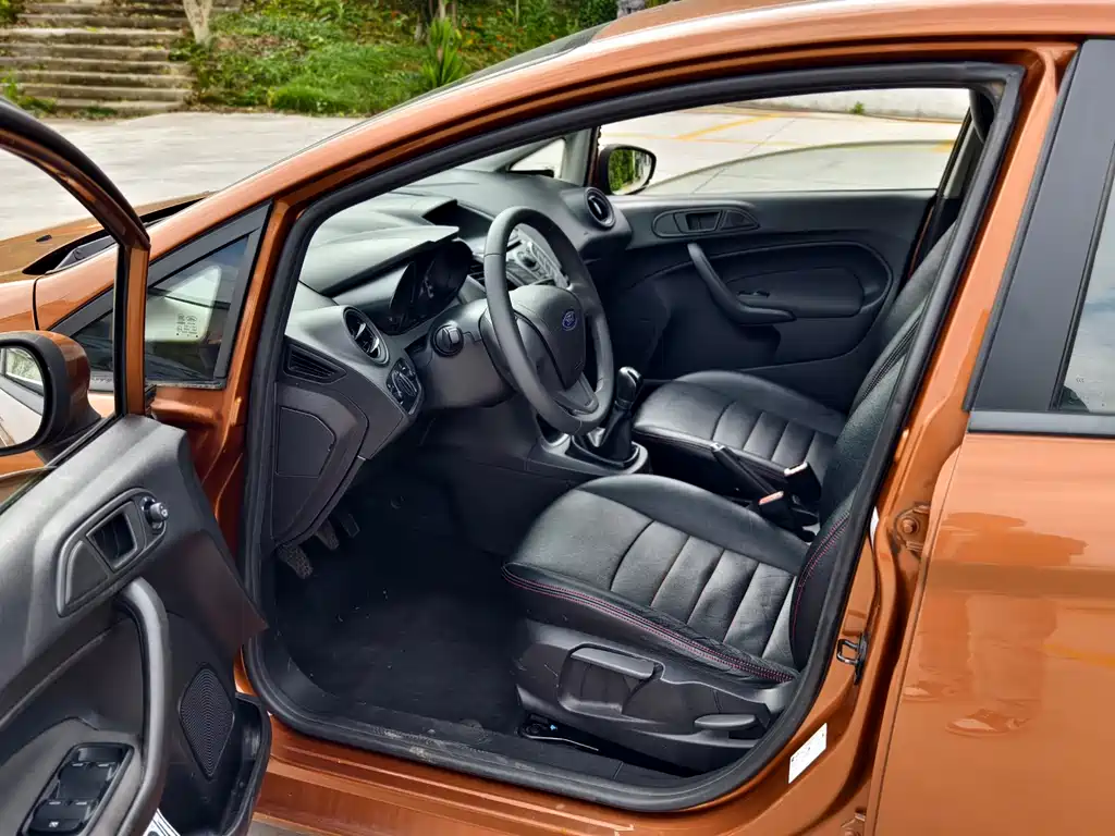 Ford Fiesta Hatchback 1.5L Manual Elegant Type, фото 15