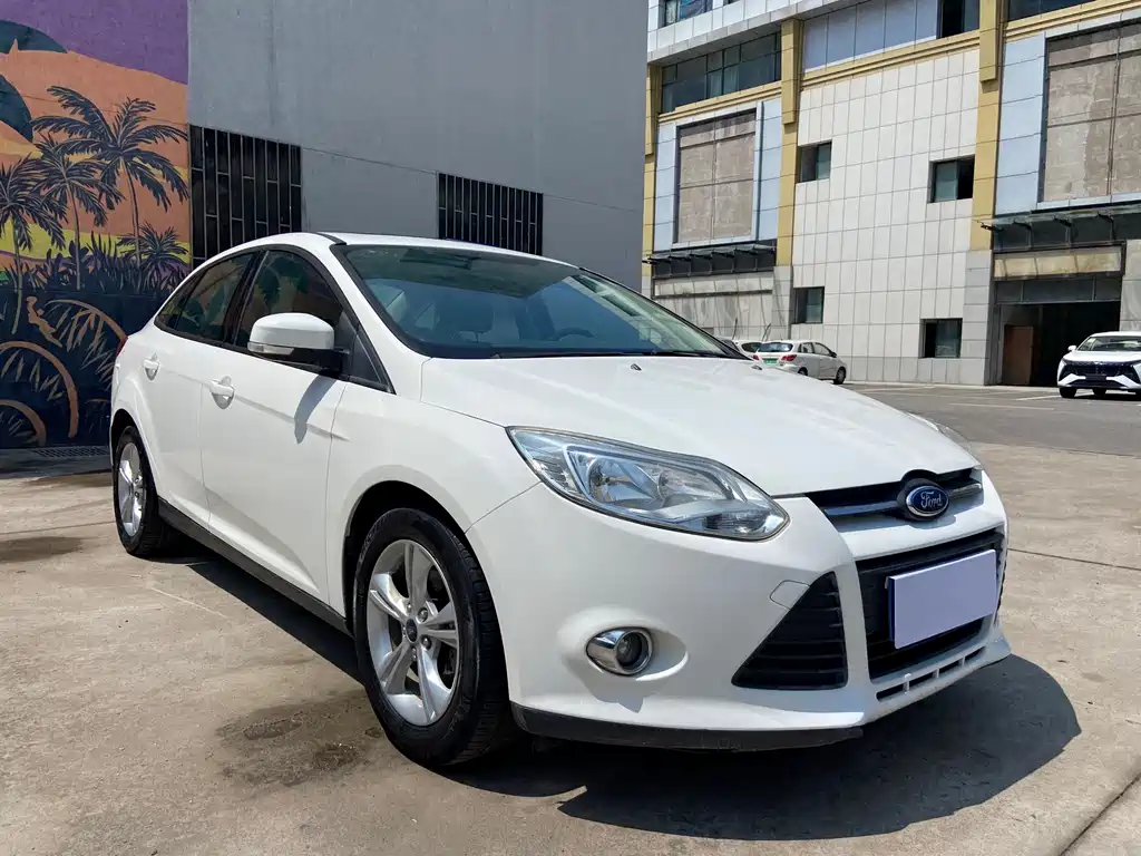Ford Focus 2012 1.6L AT