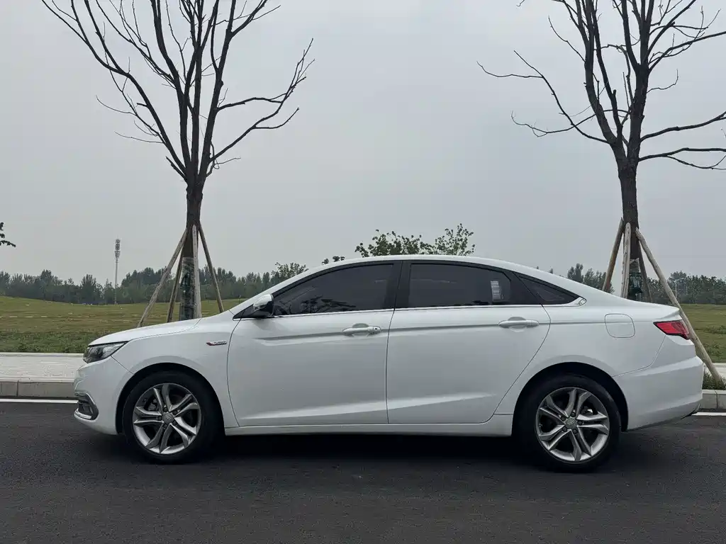 Geely Emgrand GL — миниатюра 4