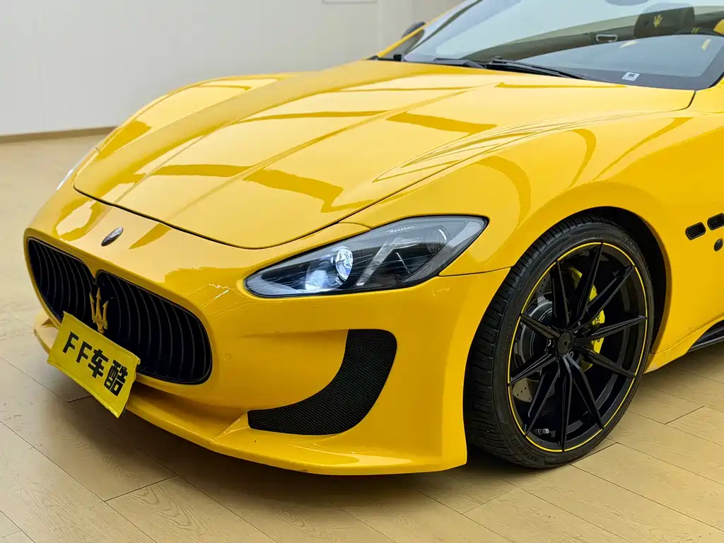 Maserati GranCabrio — миниатюра 6