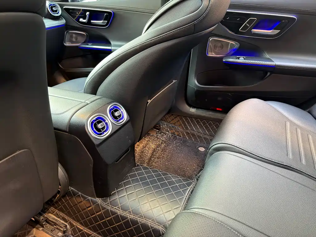 Mercedes-Benz C-Class — миниатюра 15