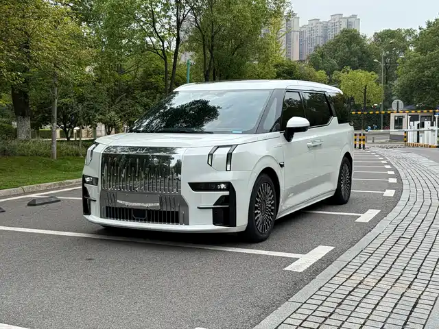 ZEEKR EXTREME KRYPTON 009 2023