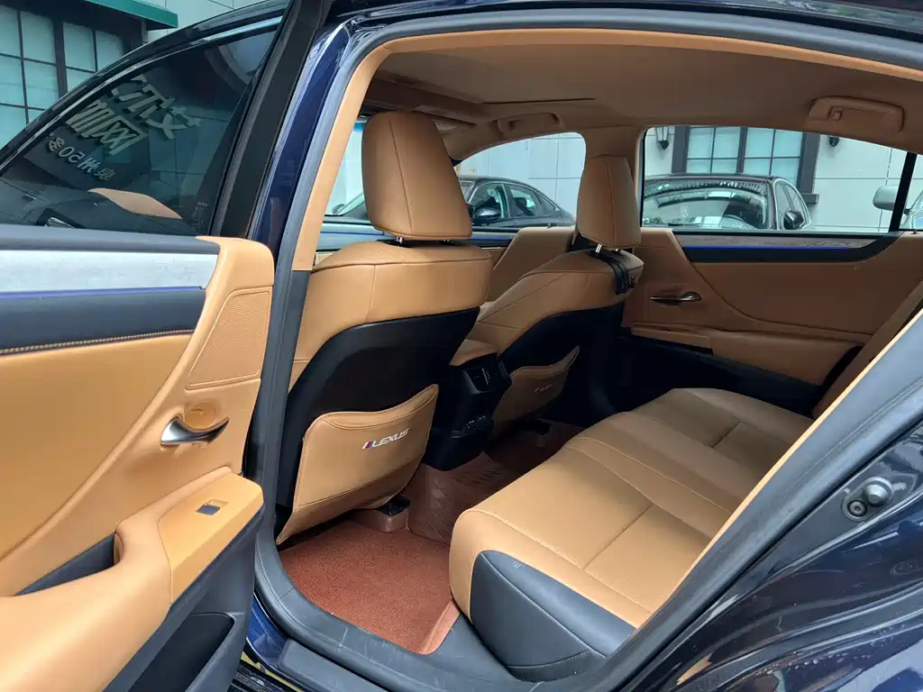 Lexus ES — миниатюра 5