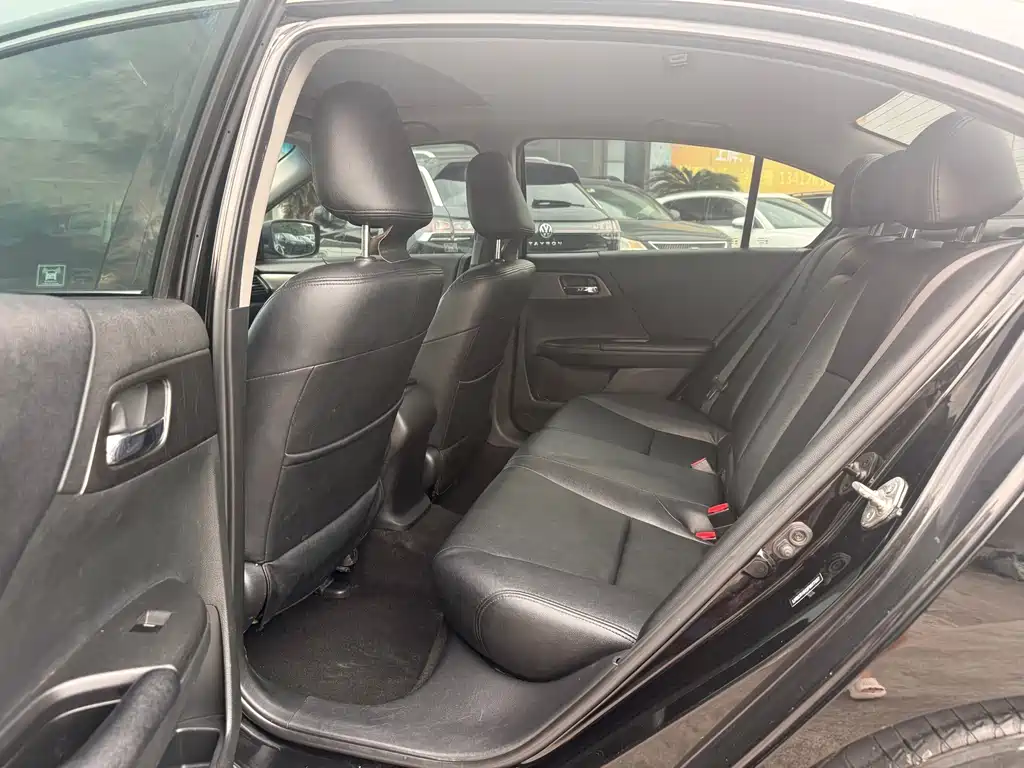 Honda Accord — миниатюра 6