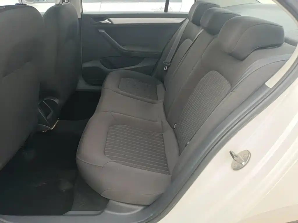 Volkswagen Jetta — миниатюра 17