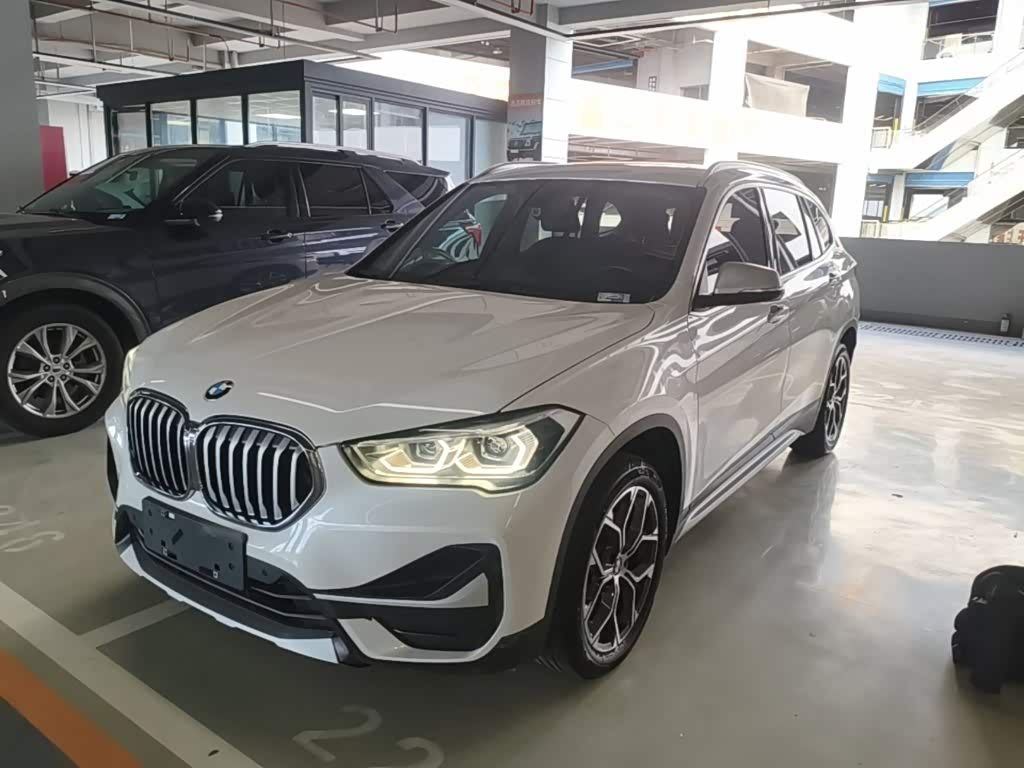 BMW X1 1.5 л 2022 г. Белый, пробег 35200 км