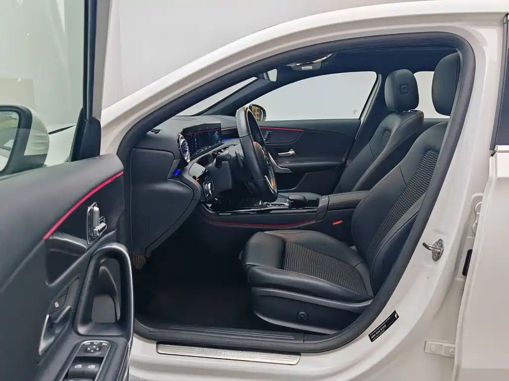 Mercedes-Benz A-Class (Import) — миниатюра 14