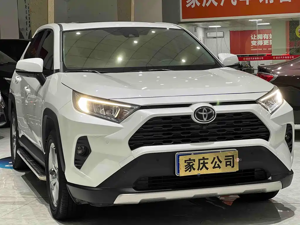 Toyota RAV4 — миниатюра 3