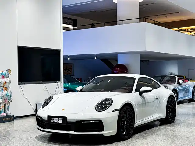 PORSCHE 911