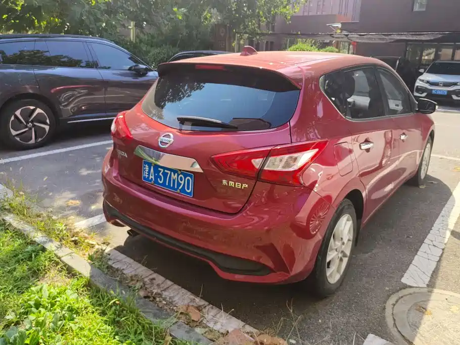 Nissan Tiida — миниатюра 2