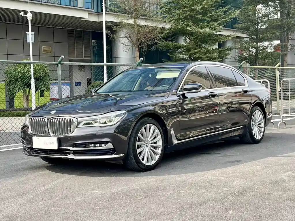 BMW 7 SERIES