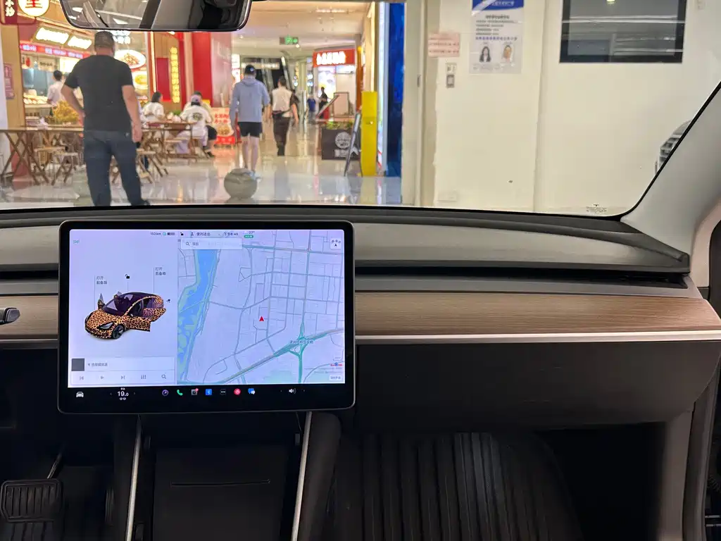 Tesla Model 3 — миниатюра 17