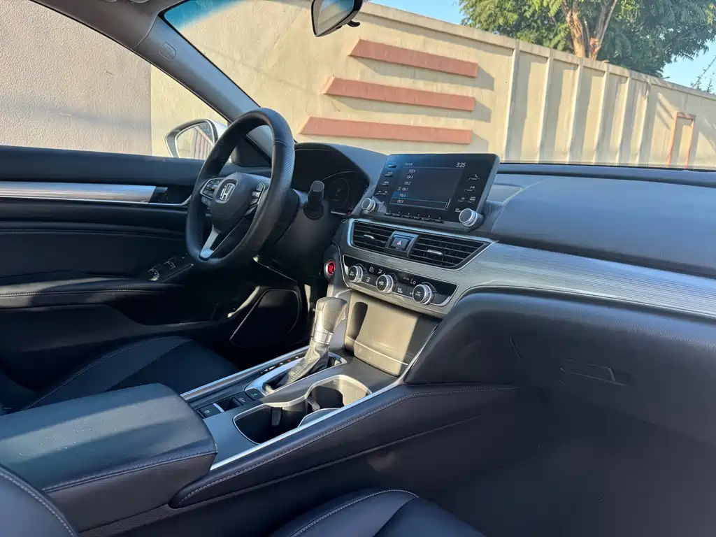 Honda Accord — миниатюра 16