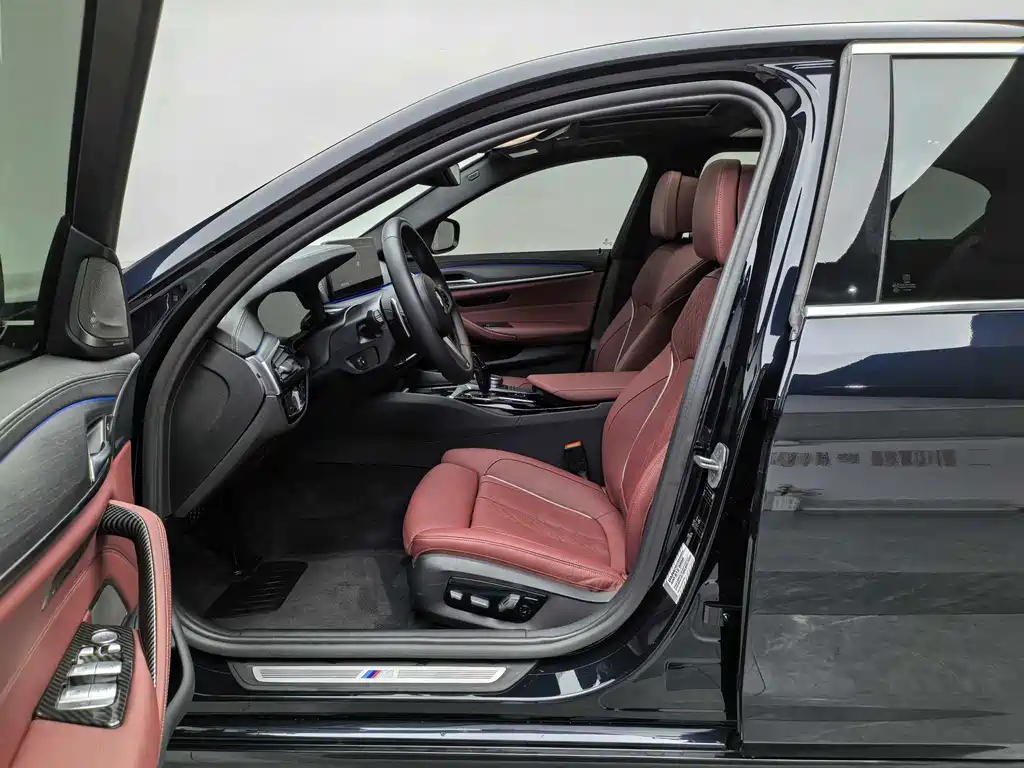 BMW 5 Series — миниатюра 14