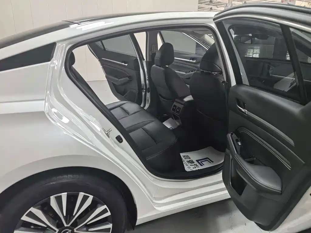 Nissan Teana — миниатюра 13