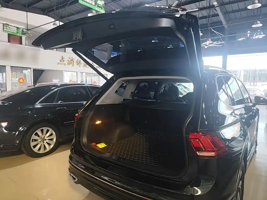 Volkswagen Tiguan L — миниатюра 19