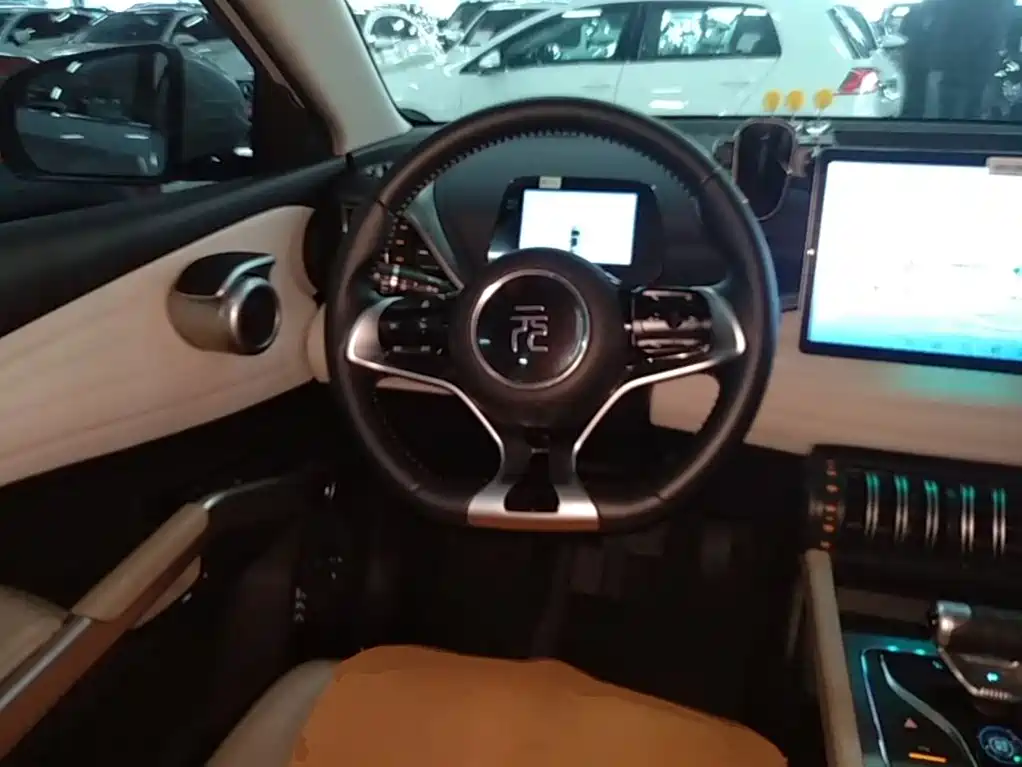 BYD Yuan Plus — миниатюра 11