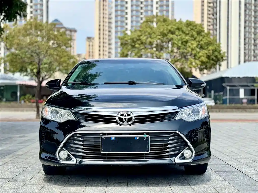 TOYOTA CAMRY