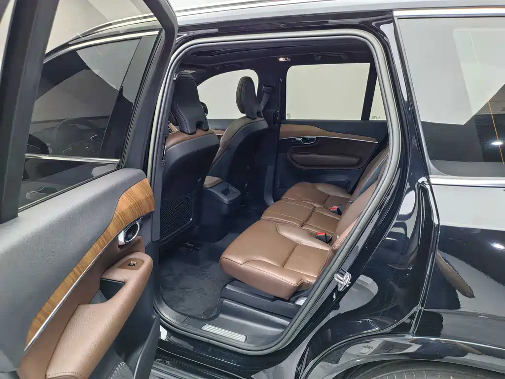 Volvo XC90 — миниатюра 14