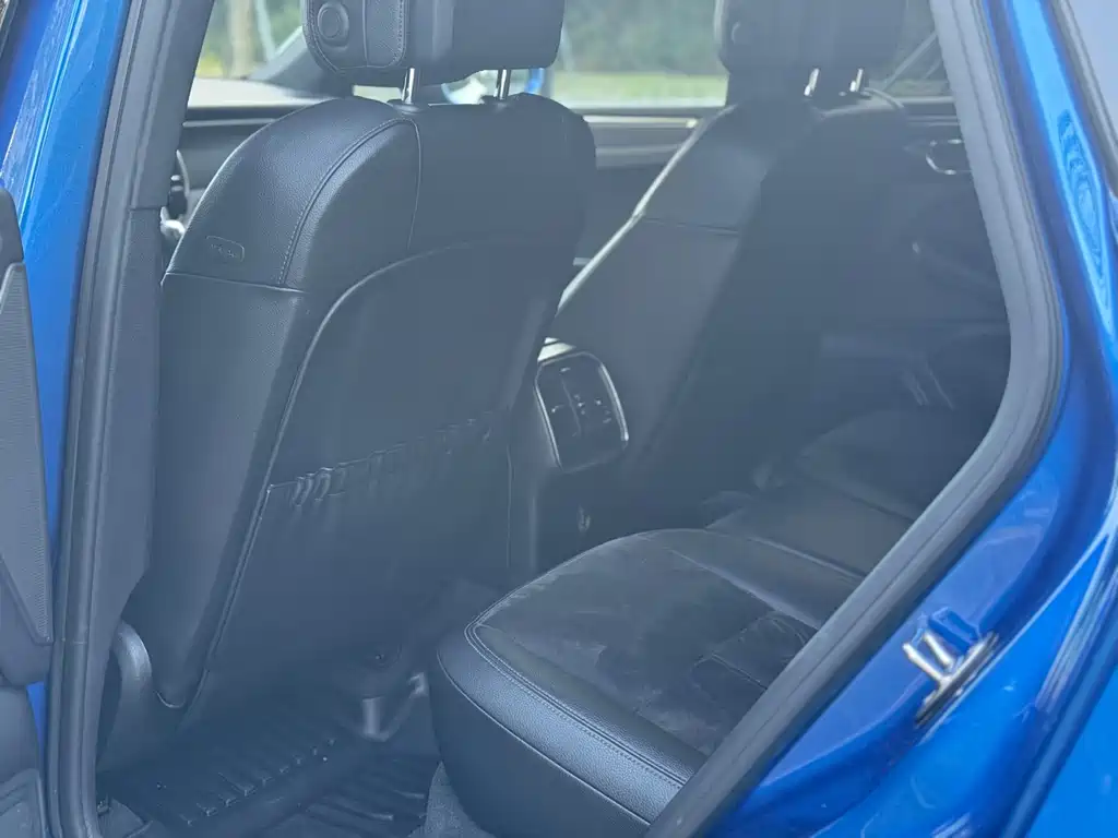 Porsche Macan — миниатюра 5