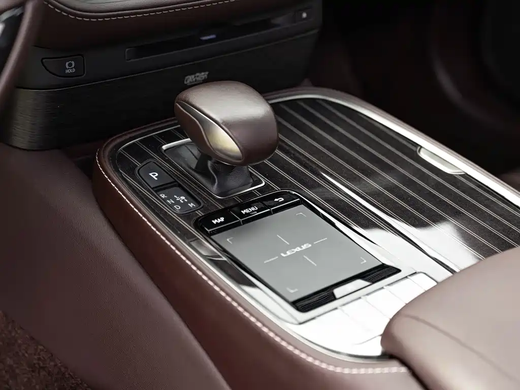 Lexus LS — миниатюра 14